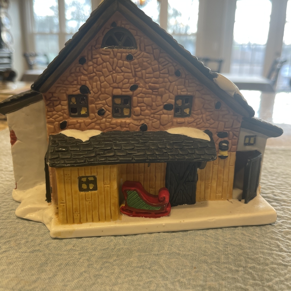 Charming Holiday Village House with Sleigh